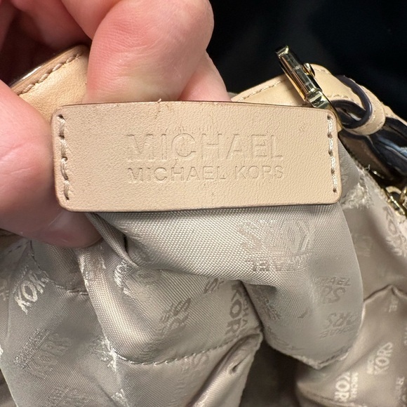 Michael kors light blue handbag - Picture 10 of 12